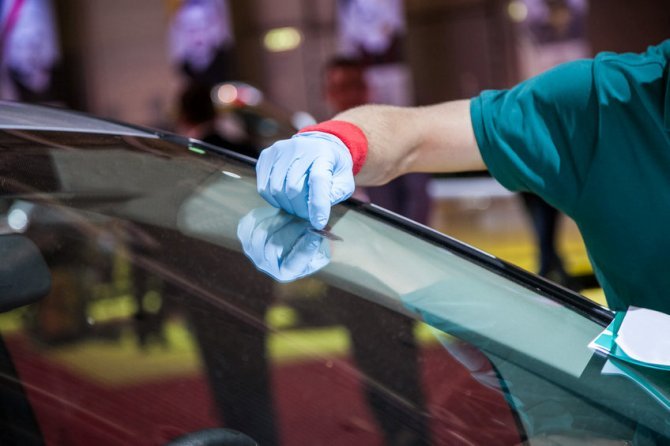 Windshield Repair Near Me, Burbank, CA - Auto Glass Fixes for Windshield Chips, Cracks, and Damage in Glendale, CA