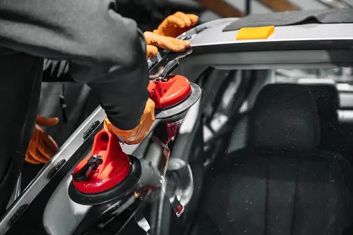 Windshield Repair Near Me, Burbank, CA | Restore Your Windshield with Professional Chip and Crack Repair Glendale